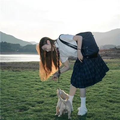 金牌客服董董恩